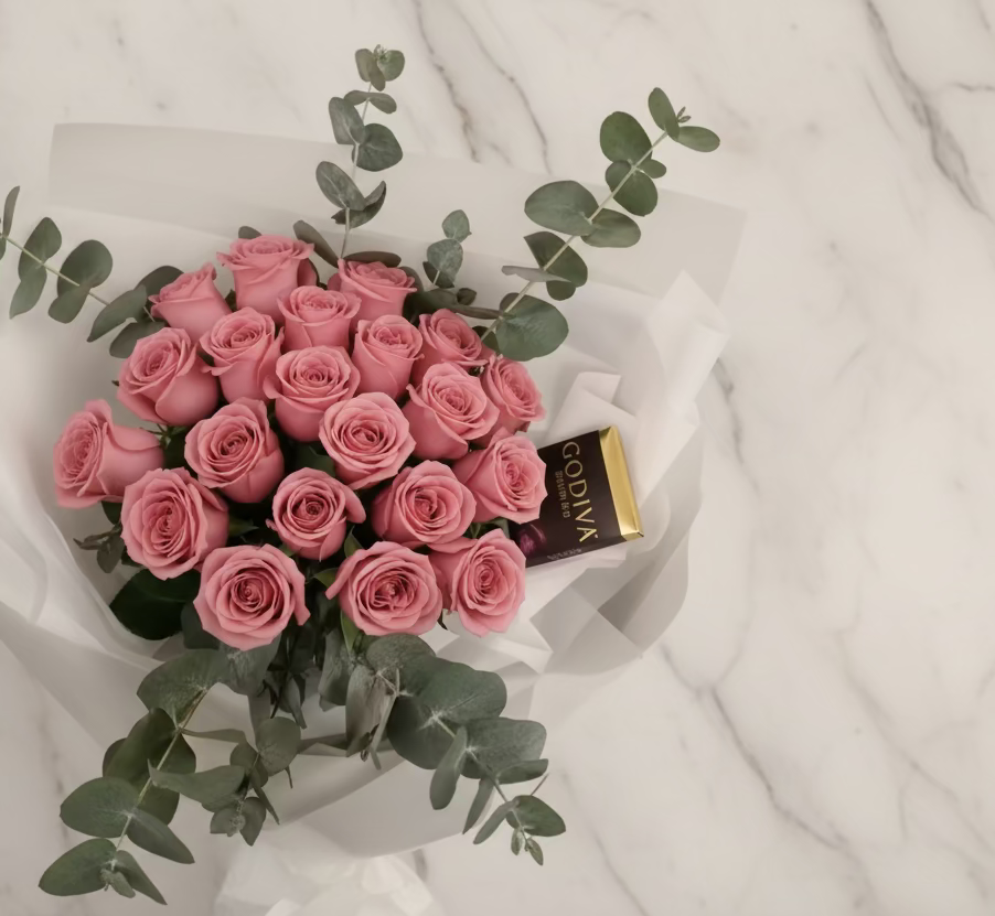 Godiva朱古力玫瑰花束  flo.12（歐洲明信片免費贈送 💌）