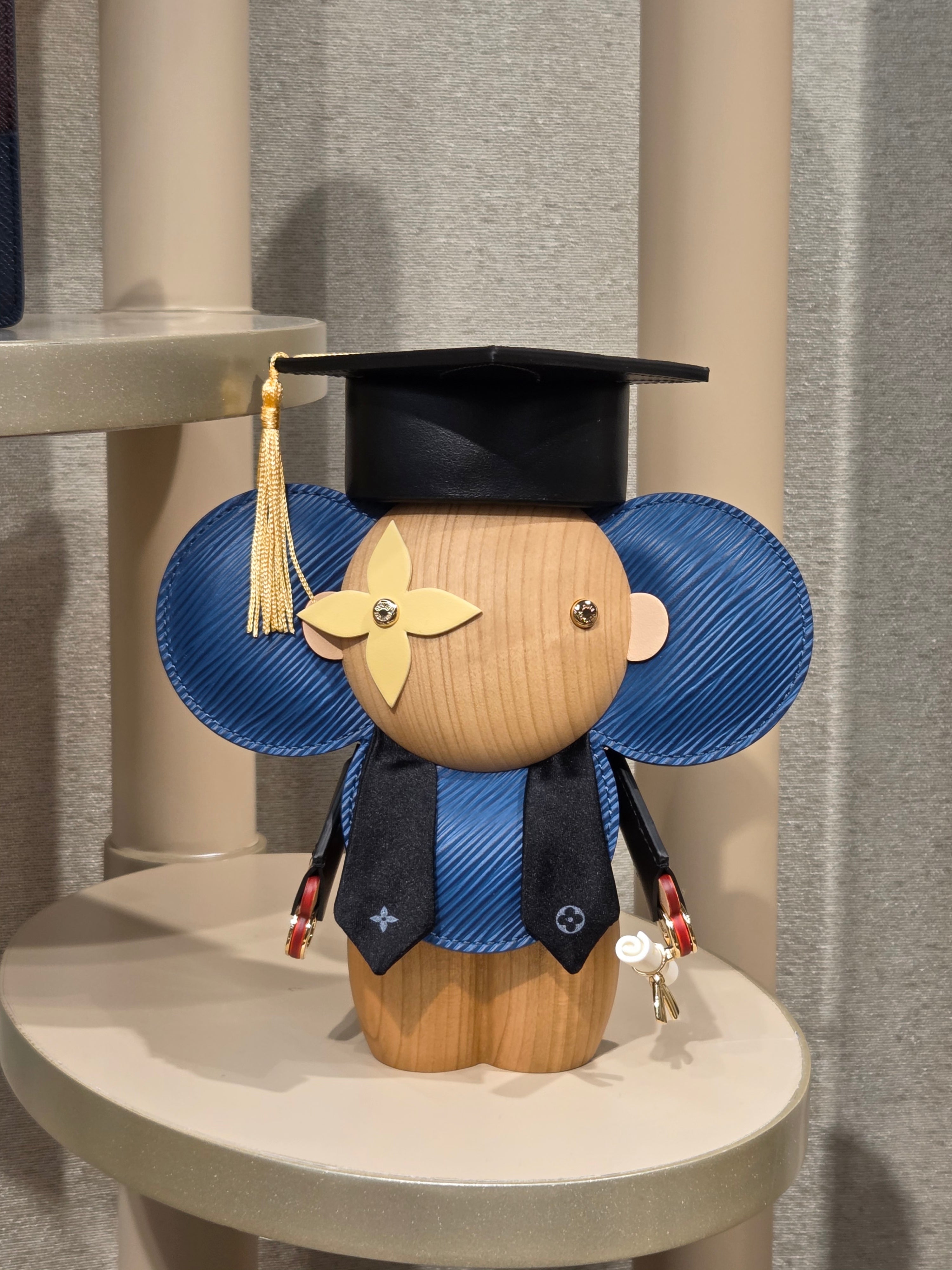 法國巴黎Louis Vuitton postcard（隨機一張）