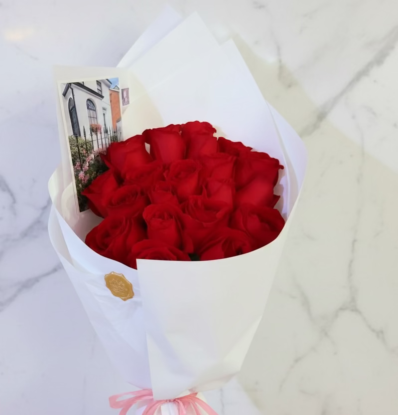 (紅色)經典18支玫瑰花束 flo.3（歐洲明信片免費贈送 💌）