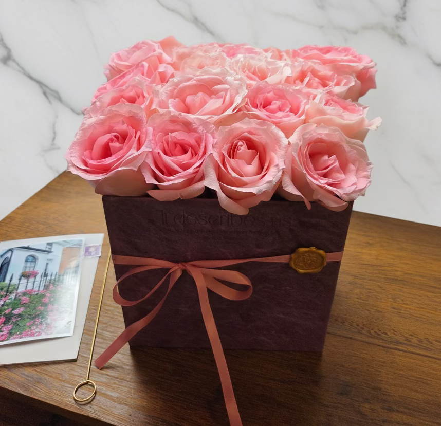 20支玫瑰花盒 box.28（歐洲明信片免費贈送 💌）