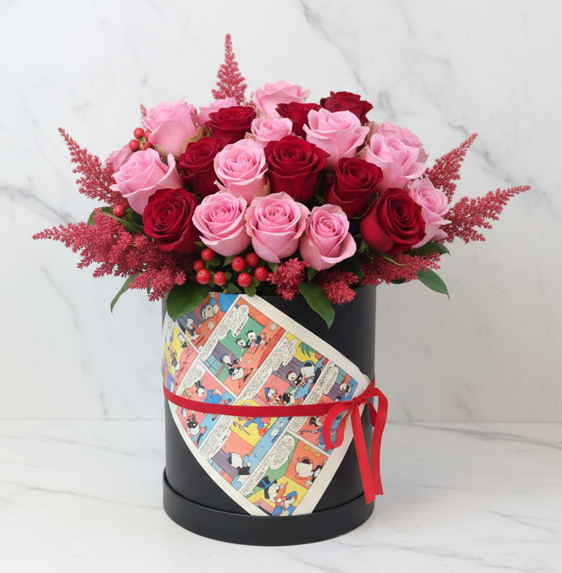 (粉紅) 漫畫系列紅玫瑰花盒 box.114 （免費選擇歐洲明信片一張）