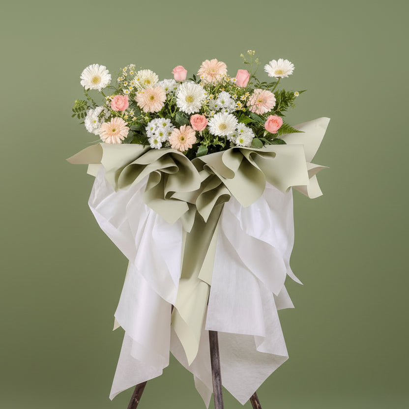 (白色太陽菊花 粉紅太陽菊花) 追思花籃 B012  殯儀花籃, 帛事花籃, 哀思花籃, 經濟實惠 新款木架 : 約5-6呎高